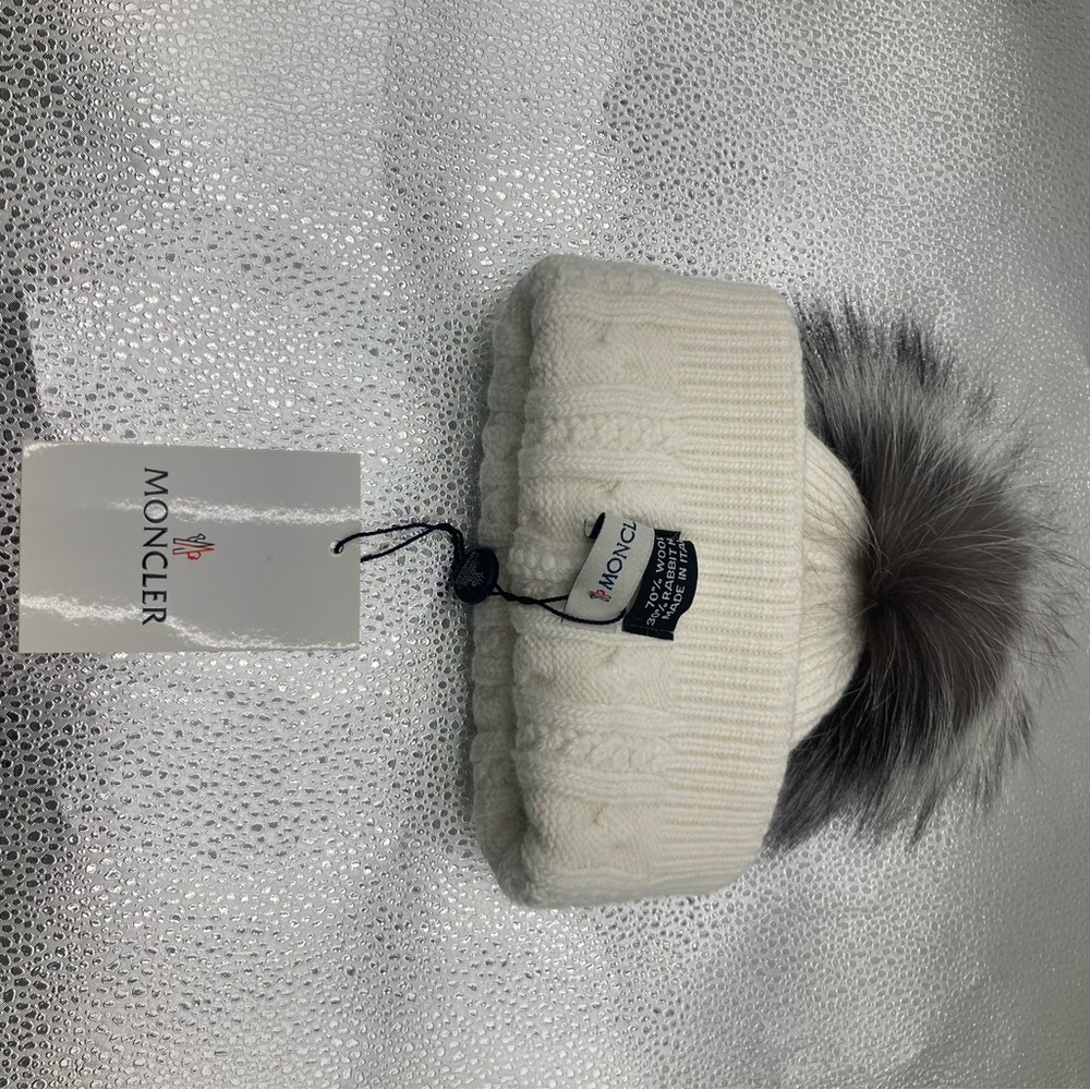 Moncler knitted hat - Picture 4 of 5